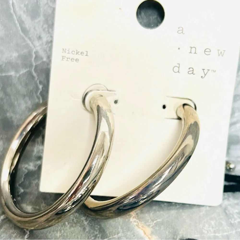Lia Sophia Pendant necklace with New Day Silver Hoop Earrings! WHAT A DUO!!🌸 NWT - Picture 6 of 7